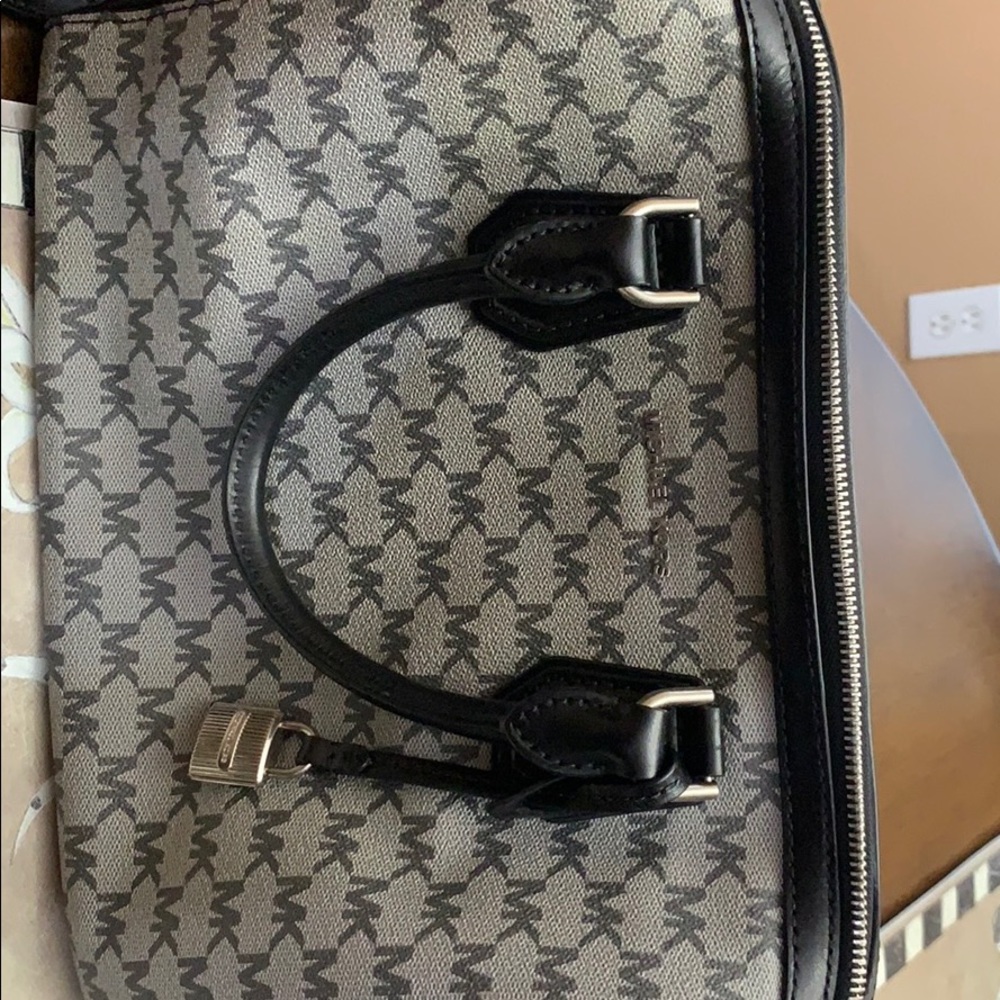 Michael Kors MD Duffle grey and black